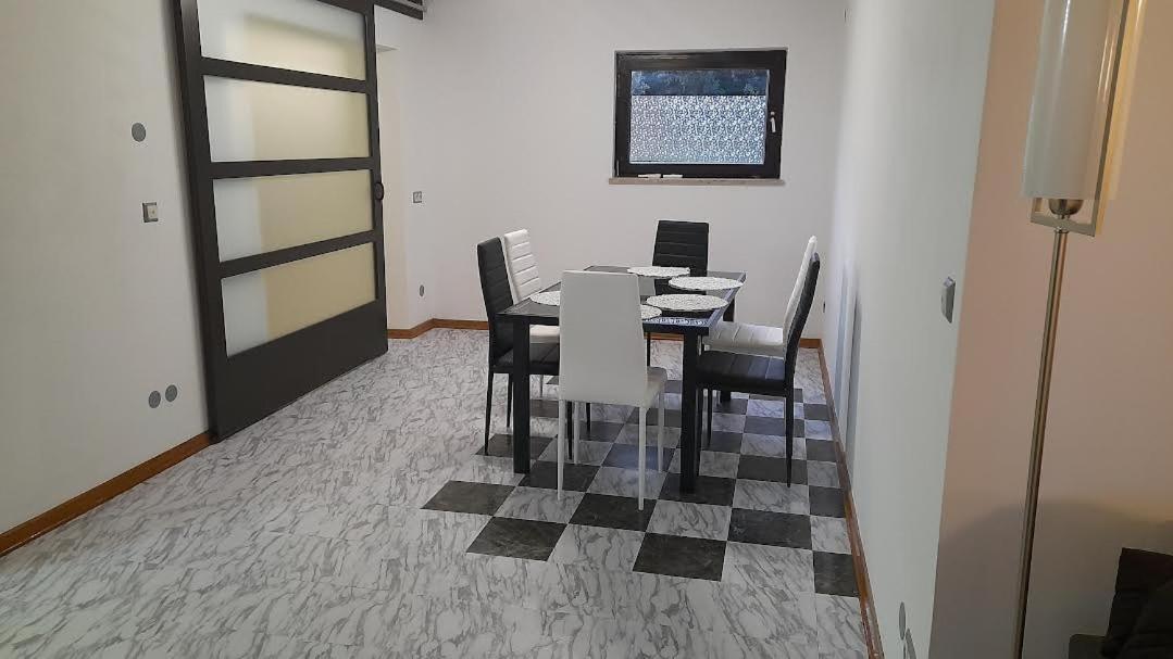 Apartmani Delas 2 ペシュチャーナ・ウヴァラ エクステリア 写真