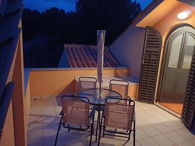 Apartmani Delas 2 ペシュチャーナ・ウヴァラ エクステリア 写真