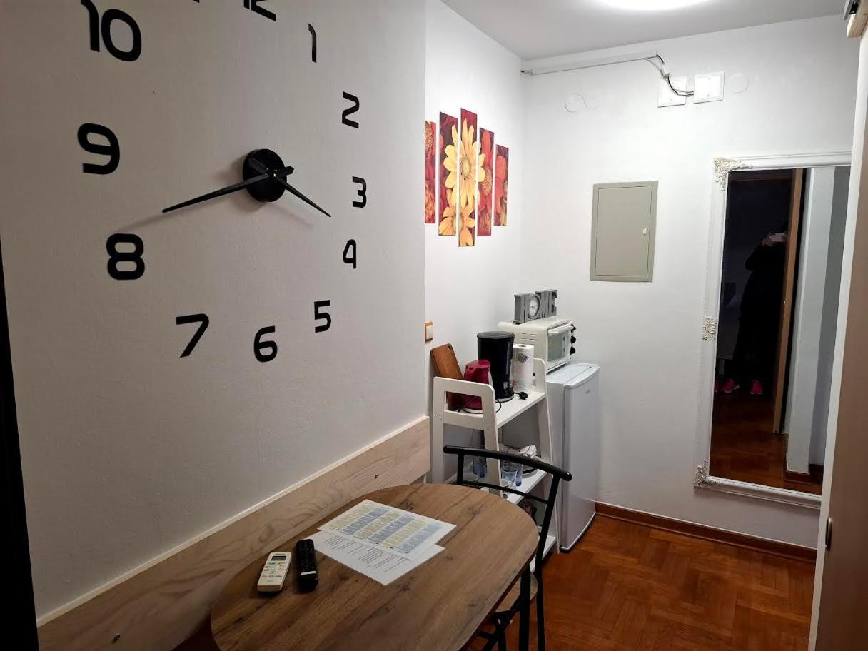 Apartmani Delas 2 ペシュチャーナ・ウヴァラ エクステリア 写真